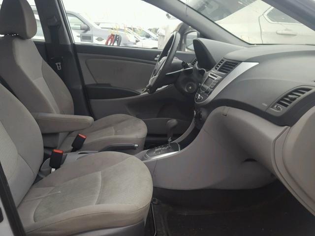 KMHCT4AE7DU460367 - 2013 HYUNDAI ACCENT GLS SILVER photo 5