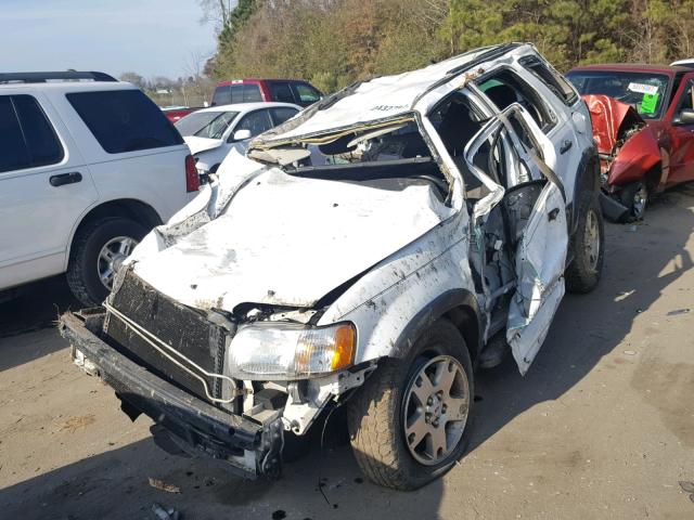 1FMCU03104KA51333 - 2004 FORD ESCAPE XLT WHITE photo 2