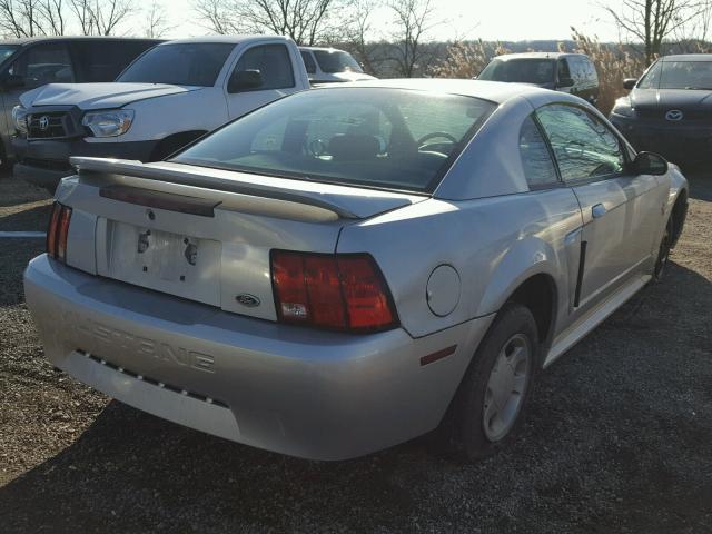 1FAFP4046YF183368 - 2000 FORD MUSTANG SILVER photo 4