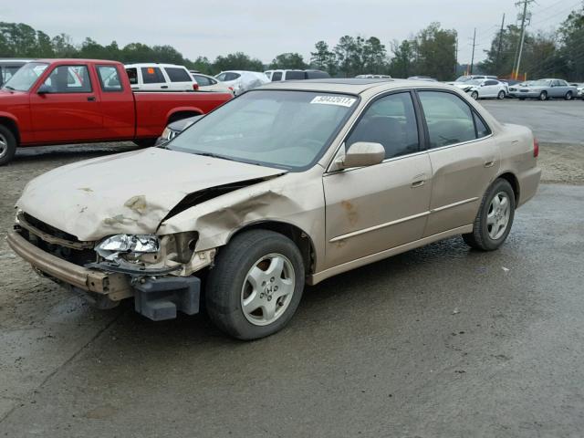 1HGCG1657YA053111 - 2000 HONDA ACCORD EX GOLD photo 2