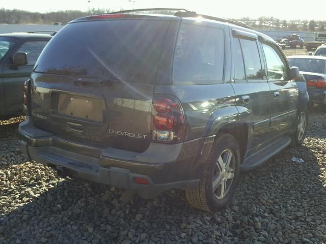 1GNDT13S842359898 - 2004 CHEVROLET TRAILBLAZE GRAY photo 4