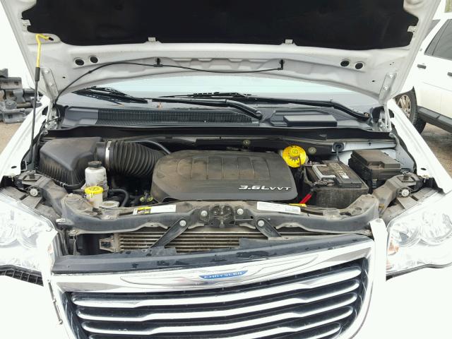 2C4RC1BG9ER446515 - 2014 CHRYSLER TOWN & COU WHITE photo 7