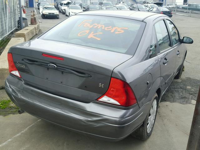 1FAFP34Z44W155675 - 2004 FORD FOCUS SE C GRAY photo 4