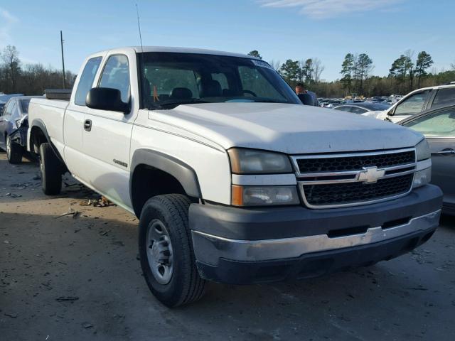 1GCHC29U86E131006 - 2006 CHEVROLET SILVERADO WHITE photo 1