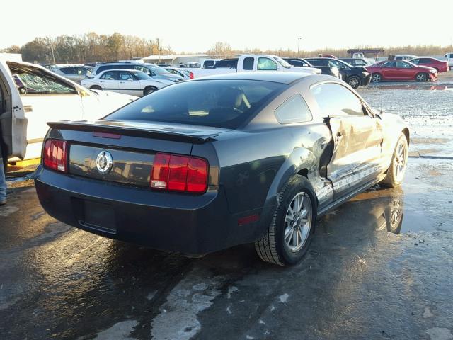 1ZVFT80N675244502 - 2007 FORD MUSTANG GRAY photo 4