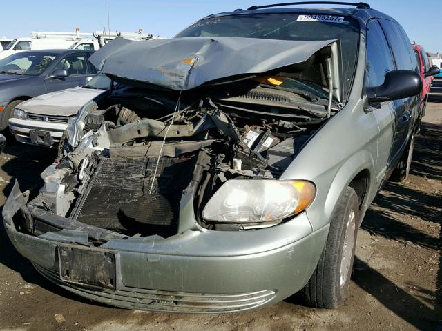 2C4GP44R34R553652 - 2004 CHRYSLER TOWN & COU GREEN photo 2