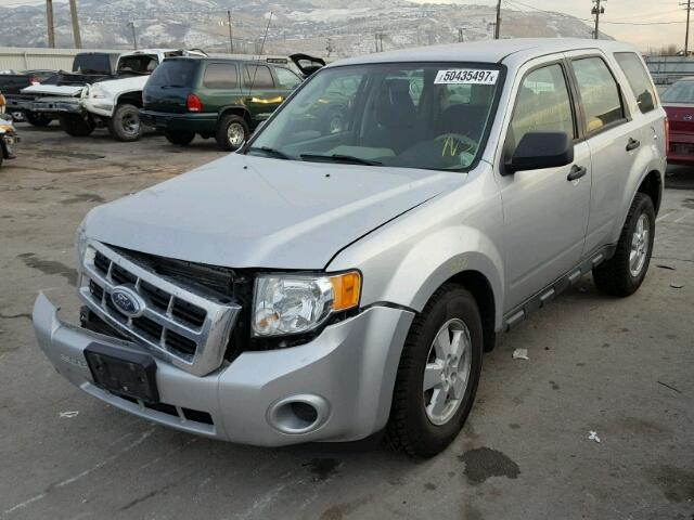 1FMCU02789KB64251 - 2009 FORD ESCAPE XLS SILVER photo 2