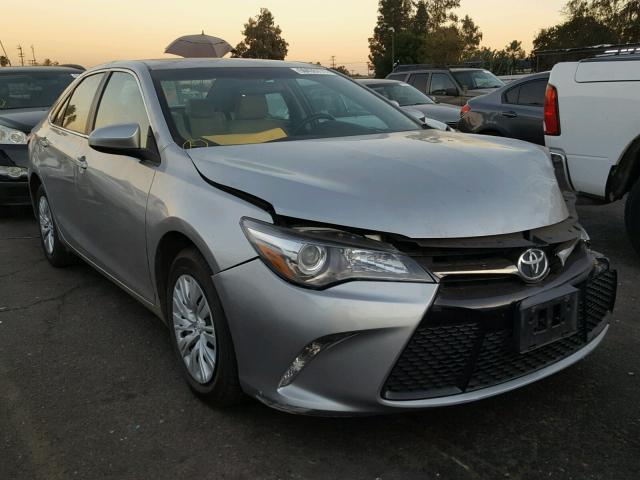 4T1BF1FK7FU978952 - 2015 TOYOTA CAMRY LE SILVER photo 1