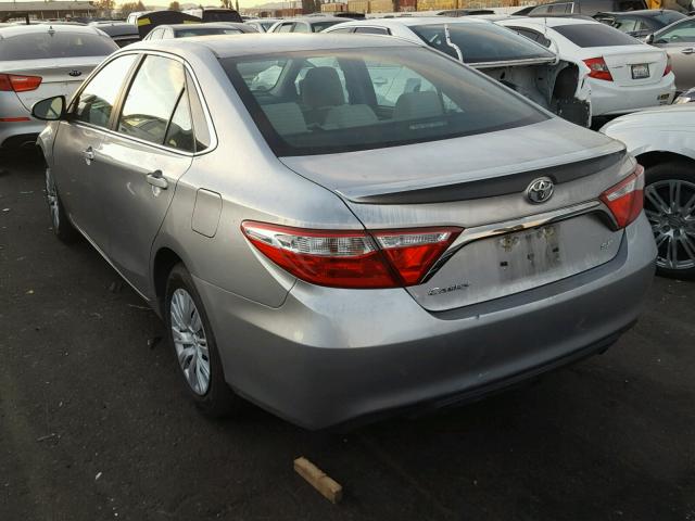 4T1BF1FK7FU978952 - 2015 TOYOTA CAMRY LE SILVER photo 3