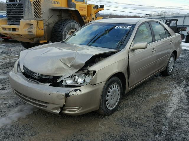 4T1BE32K83U224135 - 2003 TOYOTA CAMRY LE GOLD photo 2