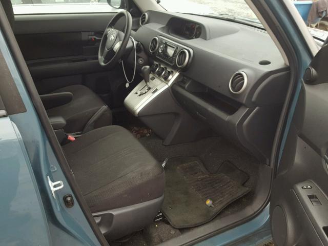 JTLKE50EX81030944 - 2008 TOYOTA SCION XB BLUE photo 5