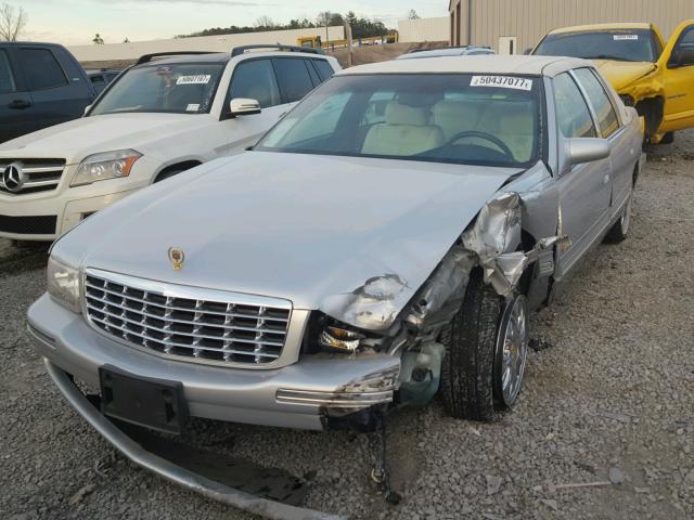 1G6KD54Y4XU723754 - 1999 CADILLAC DEVILLE SILVER photo 2