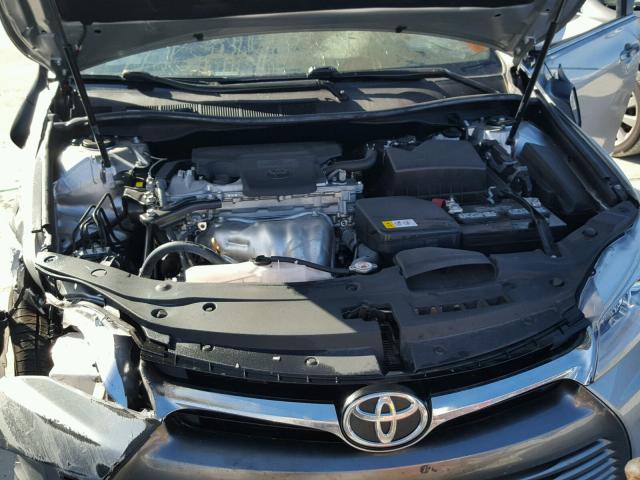 4T1BF1FK9HU398542 - 2017 TOYOTA CAMRY LE SILVER photo 7