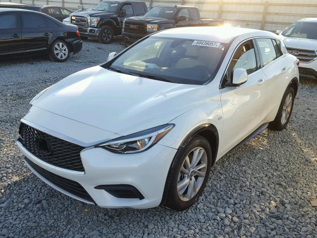 SJKCH5CP1HA038352 - 2017 INFINITI QX30 BASE WHITE photo 2