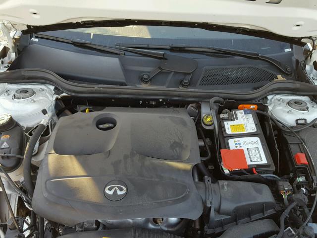 SJKCH5CP1HA038352 - 2017 INFINITI QX30 BASE WHITE photo 7