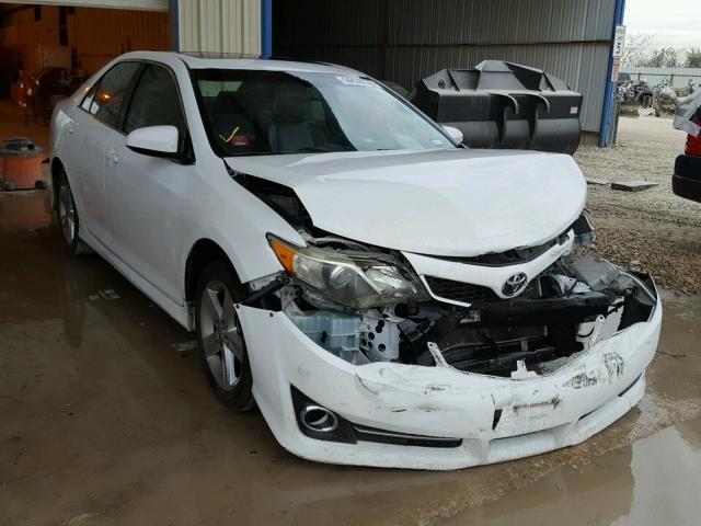 4T1BF1FK1CU105838 - 2012 TOYOTA CAMRY BASE WHITE photo 1