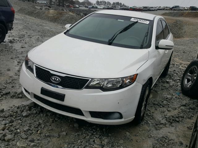 KNAFU4A21C5495738 - 2012 KIA FORTE EX WHITE photo 2