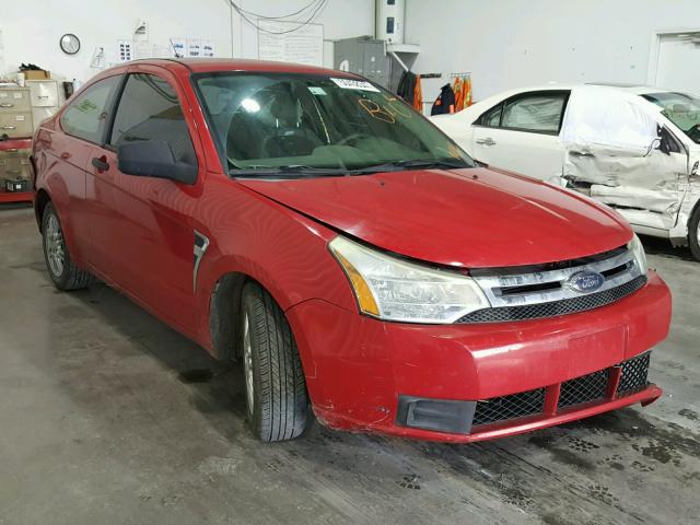 1FAHP33NX8W125500 - 2008 FORD FOCUS SE RED photo 1