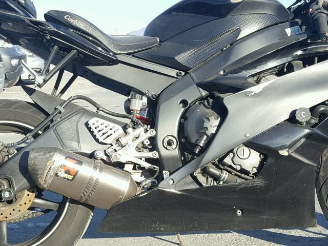 JYARJ12YX6A002396 - 2006 YAMAHA YZFR6 C BLACK photo 7