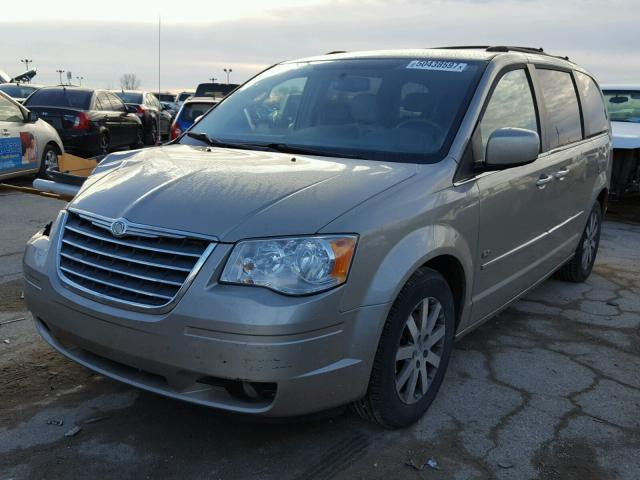 2A8HR54199R679237 - 2009 CHRYSLER TOWN & COU GOLD photo 2