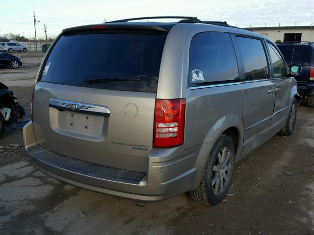 2A8HR54199R679237 - 2009 CHRYSLER TOWN & COU GOLD photo 4