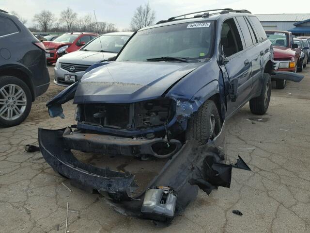 1GNDT13S342375300 - 2004 CHEVROLET TRAILBLAZE BLUE photo 2