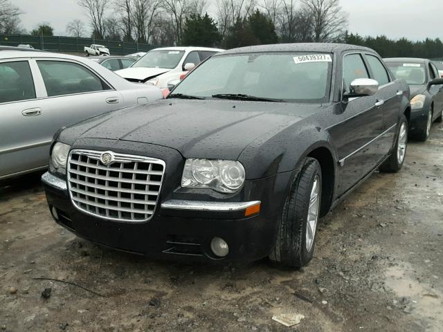 2C3AA63H05H651299 - 2005 CHRYSLER 300C BLACK photo 2