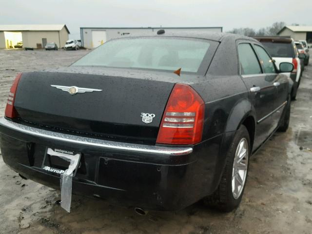 2C3AA63H05H651299 - 2005 CHRYSLER 300C BLACK photo 4