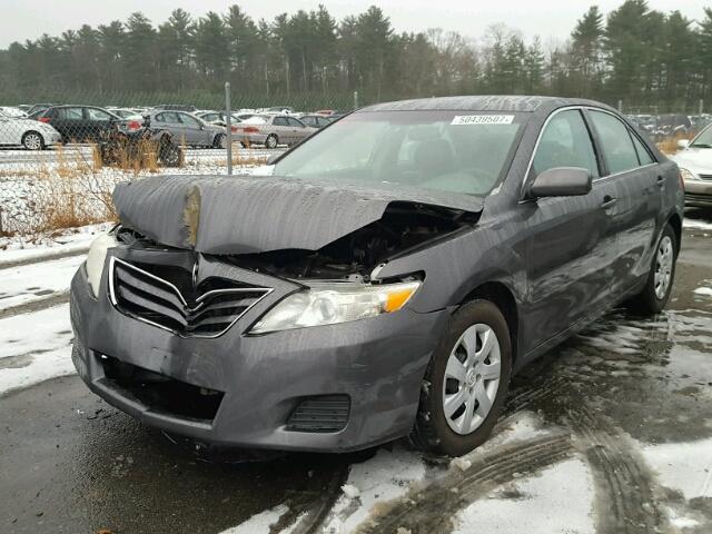 4T4BF3EK7AR018431 - 2010 TOYOTA CAMRY BASE GRAY photo 2