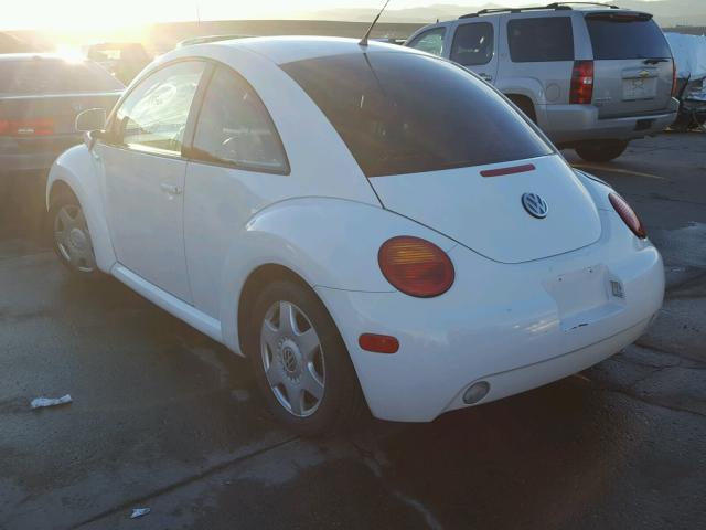3VWCA21C8XM427462 - 1999 VOLKSWAGEN NEW BEETLE 白色 照片 3