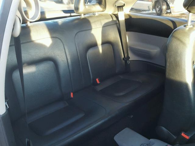 3VWCA21C8XM427462 - 1999 VOLKSWAGEN NEW BEETLE 白色 照片 6