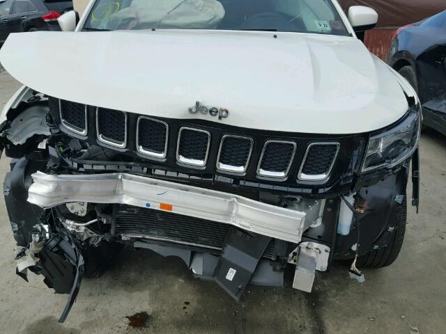 3C4NJDBB8JT104166 - 2018 JEEP COMPASS LA WHITE photo 9