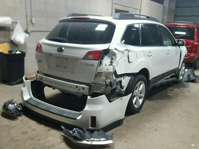 4S4BRCGC1D3262464 - 2013 SUBARU OUTBACK 2. WHITE photo 4