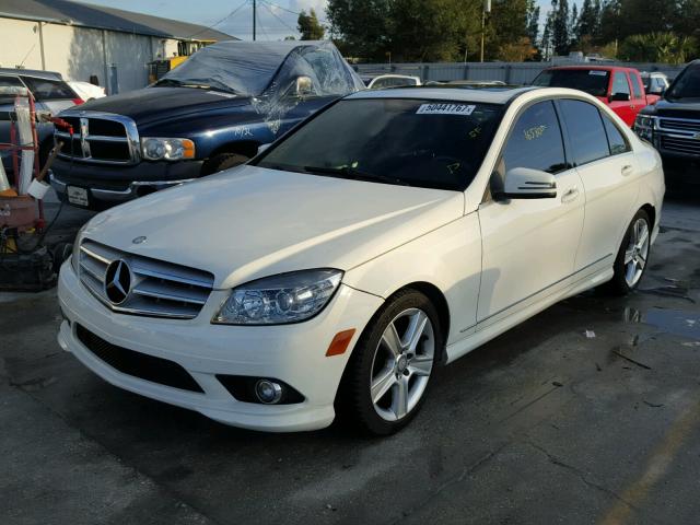 WDDGF5EB8AF433932 - 2010 MERCEDES-BENZ C 300 WHITE photo 2