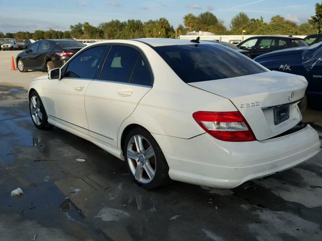 WDDGF5EB8AF433932 - 2010 MERCEDES-BENZ C 300 WHITE photo 3