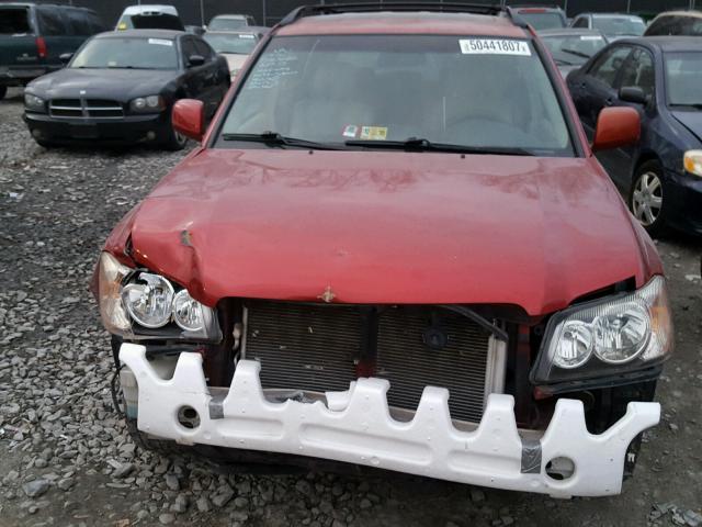 JTEHF21A230103358 - 2003 TOYOTA HIGHLANDER RED photo 9