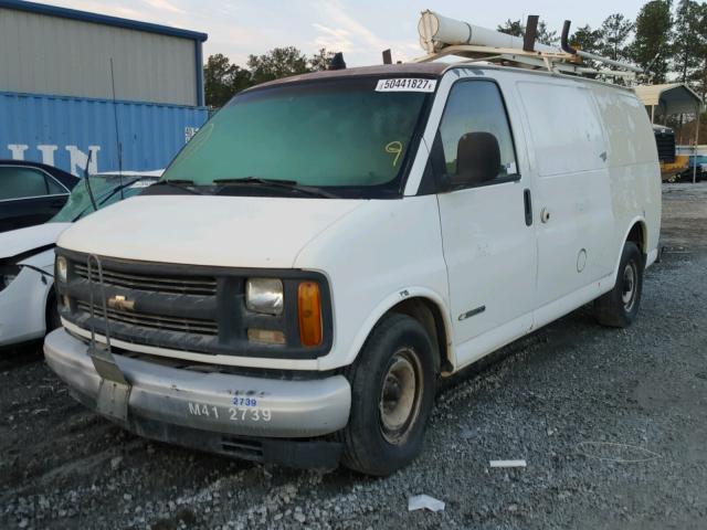 1GCFG25W111153688 - 2001 CHEVROLET EXPRESS G2 WHITE photo 2