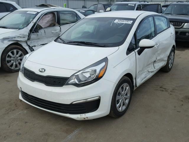 KNADM4A39G6640640 - 2016 KIA RIO LX Սպիտակ լուսանկար 2