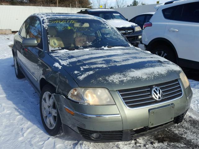 WVWTH63B81P275288 - 2001 VOLKSWAGEN PASSAT GLX GREEN photo 1