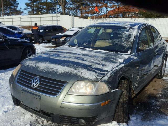 WVWTH63B81P275288 - 2001 VOLKSWAGEN PASSAT GLX GREEN photo 2