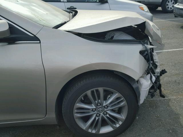 4T1BF1FK4FU007780 - 2015 TOYOTA CAMRY LE ოქროსფერი ფოტო 9