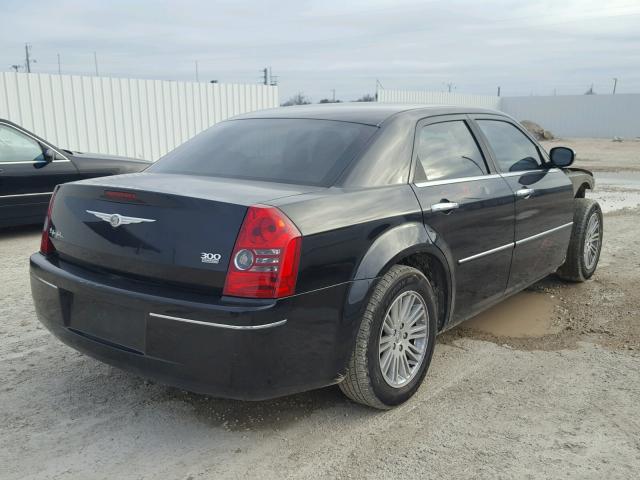 2C3CA4CD1AH135439 - 2010 CHRYSLER 300 TOURIN BLACK photo 4