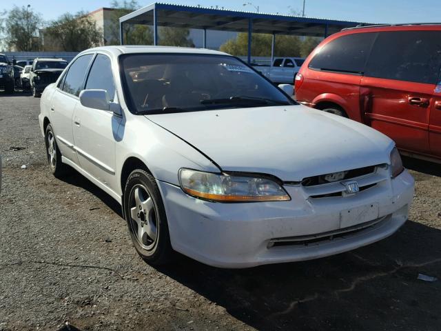 1HGCG165XXA027472 - 1999 HONDA ACCORD EX WHITE photo 1