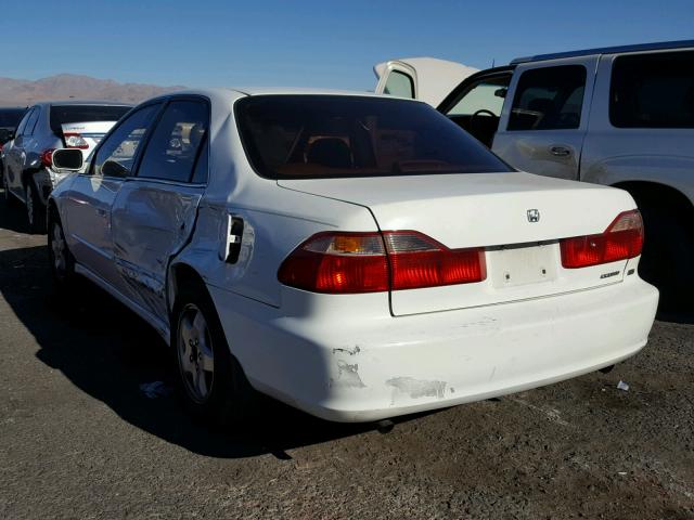 1HGCG165XXA027472 - 1999 HONDA ACCORD EX WHITE photo 3