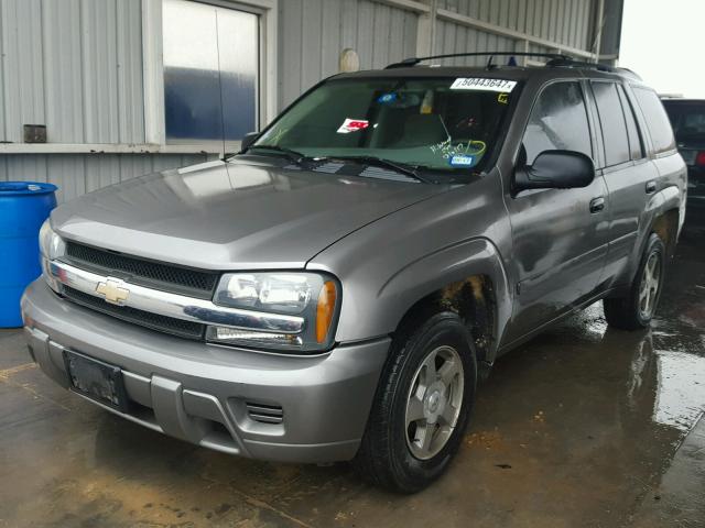 1GNDS13S662256095 - 2006 CHEVROLET TRAILBLAZE TAN photo 2