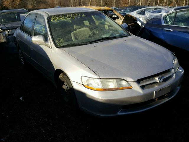 1HGCG6658XA134775 - 1999 HONDA ACCORD LX BEIGE photo 1