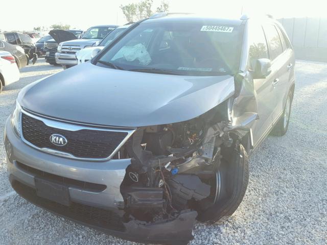 5XYKT4A61EG460036 - 2014 KIA SORENTO LX GRAY photo 2