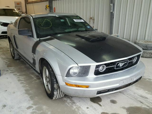 1ZVHT80N395141338 - 2009 FORD MUSTANG SILVER photo 1