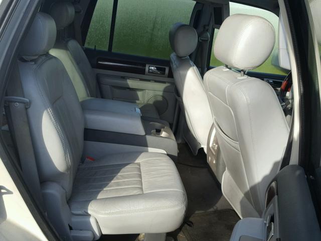 5LMFU28596LJ07039 - 2006 LINCOLN NAVIGATOR Ақ фото 6