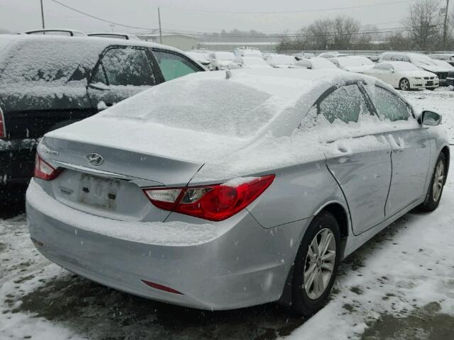 5NPEB4AC9BH293029 - 2011 HYUNDAI SONATA GLS SILVER photo 4